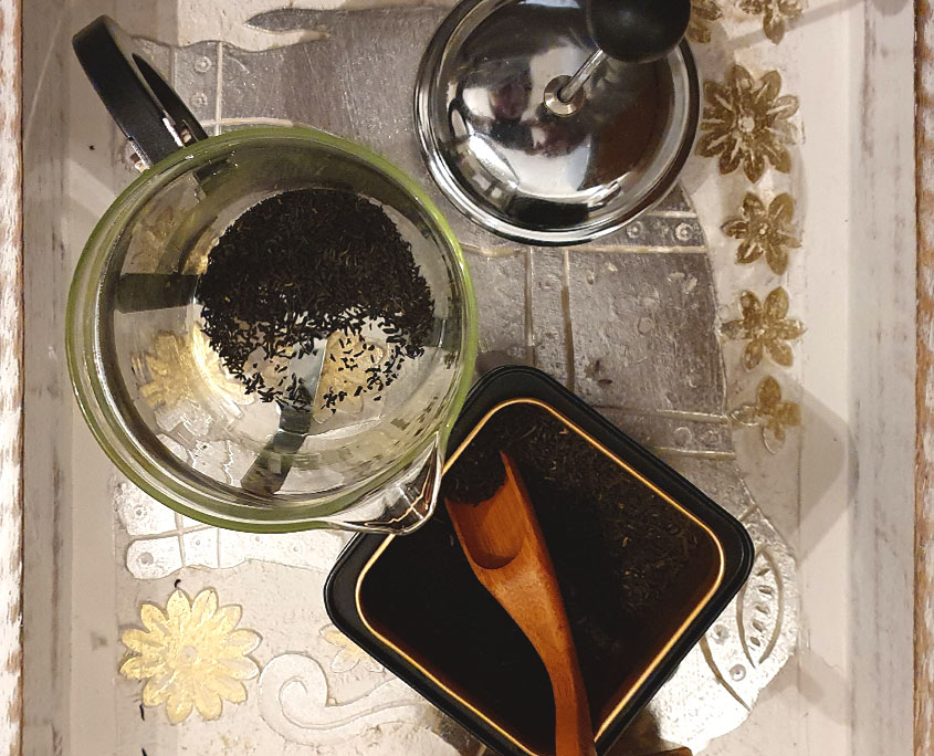 Loose leaf tea in a cafetiere